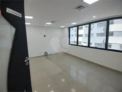 Sala Comercial à venda, 120m² no Moema, São Paulo