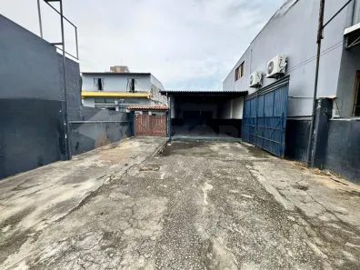 Galpão/Depósito/Armazém para alugar, 263m² no Jardim Britânia, Caraguatatuba