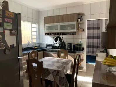 Casa com 2 Quartos à venda, 90m² no Jardim Continental II, Taubaté