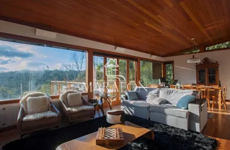 Casa com 3 Quartos à venda, 239m² no Mato Queimado, Gramado