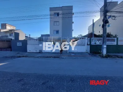 Apartamento com 2 Quartos para alugar, 54m² no Forquilhas, São José