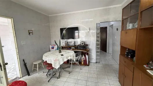 Casa com 2 Quartos à venda, 132m² no Vila Scarpelli, Santo André