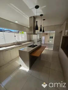 Casa com 3 Quartos à venda, 260m² no Loteamento Portal do Sol I, Goiânia