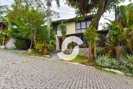 Casa de Condomínio com 5 Quartos à venda, 460m² no Camboinhas, Niterói