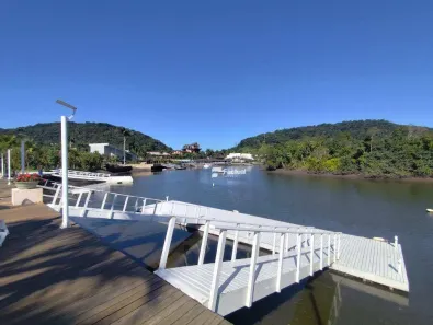 Casa de Condomínio com 5 Quartos para alugar, 700m² no Balneario Praia do Perequê, Guarujá
