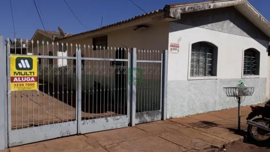 Casa com 2 Quartos para alugar, 58m² no Bom Jesus, Uberlândia