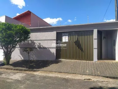 Casa com 4 Quartos para alugar, 115m² no Santa Mônica, Uberlândia