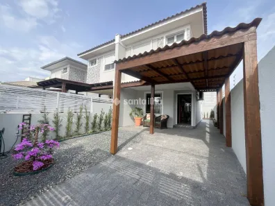 Casa com 3 Quartos para alugar, 137m² no Campeche, Florianópolis