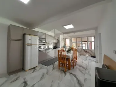 Casa com 3 Quartos para alugar, 250m² no Estância Velha, Canoas