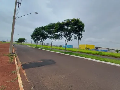 Lote/Terreno à venda, 275m² no Grand Ville, Uberlândia