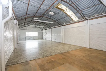 Galpão/Depósito/Armazém para alugar, 348m² no São Geraldo, Porto Alegre