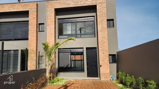 Sobrado com 3 Quartos à venda, 195m² no Laranjal, Pelotas