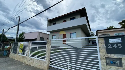 Casa com 2 Quartos para alugar, 50m² no Paranaguamirim, Joinville