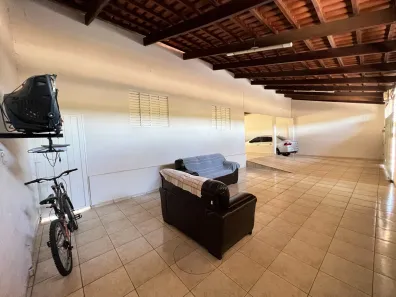 Casa com 3 Quartos à venda, 360m² no Jardim Califórnia, Goiânia