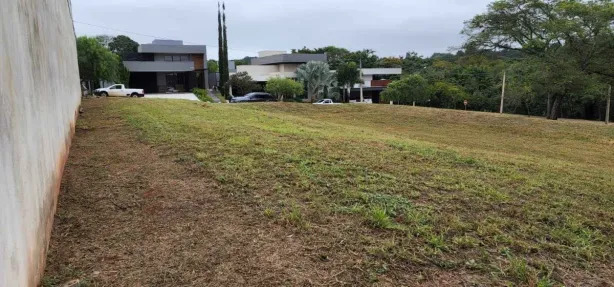 Lote/Terreno à venda, 709m² no Jardim Shangri-Lá, Bauru
