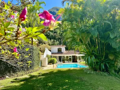 Casa com 5 Quartos à venda, 350m² no Araras, Petrópolis