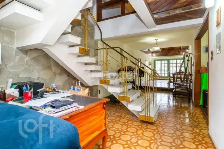 Casa com 4 Quartos à venda, 360m² no Medianeira, Porto Alegre