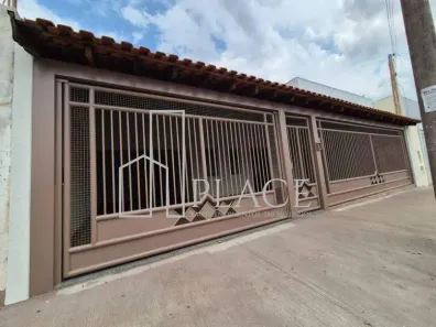 Casa com 3 Quartos para alugar, 200m² no Jardim Monte Castelo, Marília