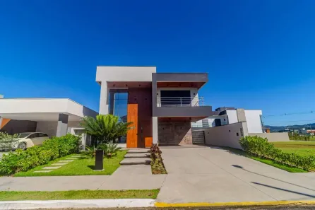 Casa de Condomínio com 4 Quartos à venda, 378m² no Santa Regina, Camboriú