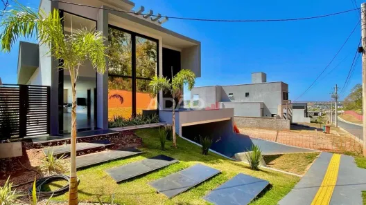 Casa de Condomínio com 3 Quartos à venda, 200m² no Jardins Nápoles, Senador Canedo