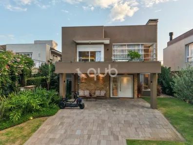 Sobrado com 4 Quartos à venda, 245m² no Cci, Xangri-lá
