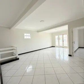 Casa com 3 Quartos para alugar, 140m² no Colina de Laranjeiras, Serra
