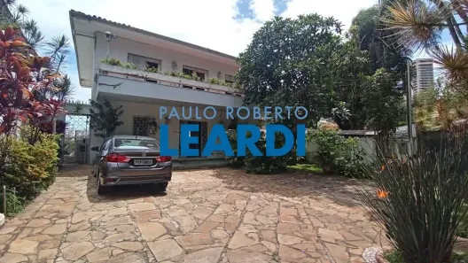 Casa com 4 Quartos à venda, 300m² no Pacaembu, São Paulo