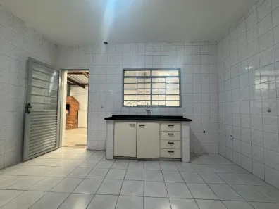 Casa com 3 Quartos para alugar, 306m² no Jardim Amanda II, Hortolândia