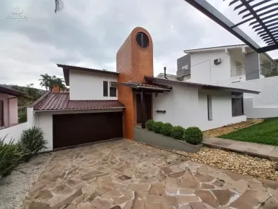 Casa com 3 Quartos à venda, 262m² no Pio Corrêa, Criciúma