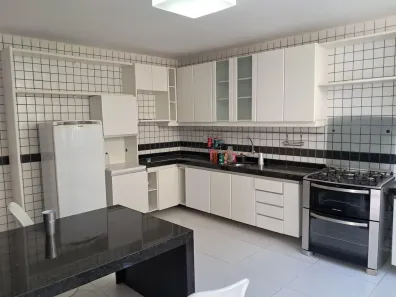 Casa de Condomínio com 3 Quartos para alugar, 300m² no Jardim Petrópolis, Maceió