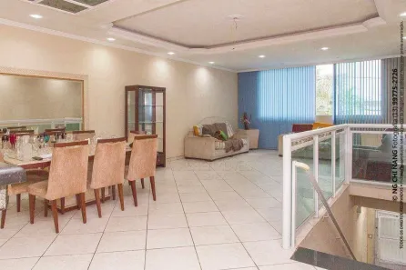 Casa com 3 Quartos à venda, 285m² no Vila Mathias, Santos