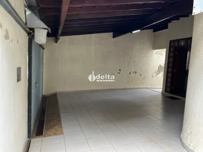Casa com 4 Quartos à venda, 229m² no Santa Mônica, Uberlândia