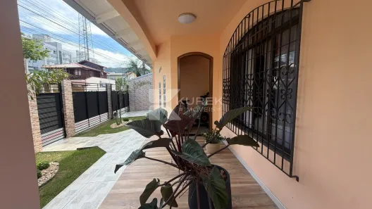 Casa com 3 Quartos para venda ou aluguel, 148m² no Nações, Balneário Camboriú