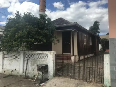 Casa com 2 Quartos para alugar, 60m² no Itararé, Santa Maria
