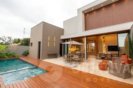 Casa de Condomínio com 3 Quartos à venda, 280m² no Laranjeiras, Uberlândia