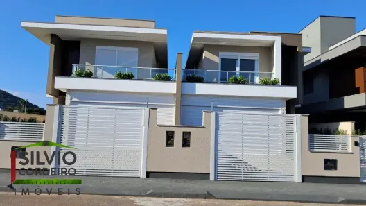 Casa com 3 Quartos à venda, 235m² no Lagoa da Conceição, Florianópolis