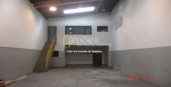 Galpão/Depósito/Armazém para alugar, 250m² no Vila Anastácio, São Paulo