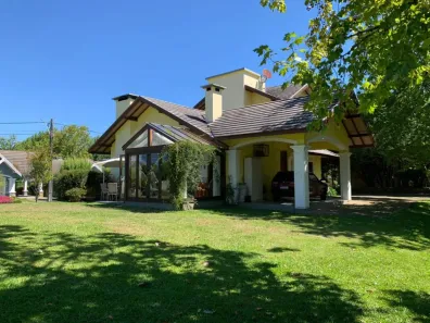 Casa com 3 Quartos à venda, 217m² no Tres Pinheiros, Gramado
