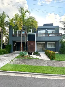 Casa de Condomínio com 5 Quartos para alugar, 250m² no Alphaville (Abrantes), Camaçari