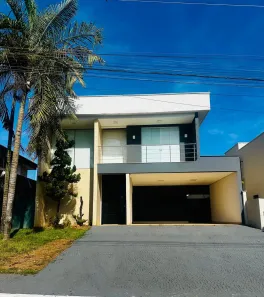 Casa de Condomínio com 4 Quartos para alugar, 250m² no Jardins Madri, Goiânia