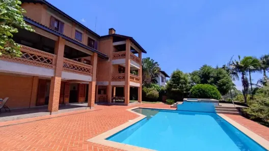 Casa de Condomínio com 4 Quartos à venda, 650m² no Nova Fazendinha, Carapicuíba