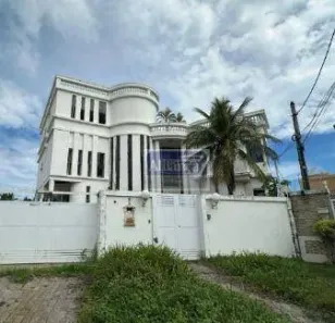 Casa com 8 Quartos à venda, 848m² no Camboinhas, Niterói