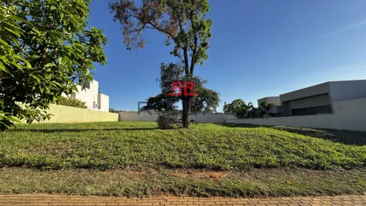 Lote/Terreno à venda, 678m² no Jardim Shangri-Lá, Bauru