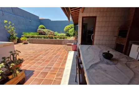 Casa com 5 Quartos à venda, 252m² no Centro, Araraquara