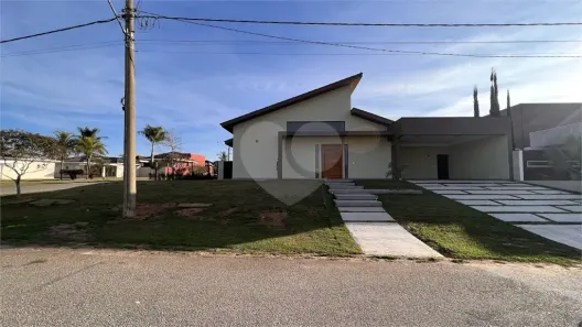 Casa de Condomínio com 3 Quartos à venda, 325m² no Centro, Araçoiaba da Serra