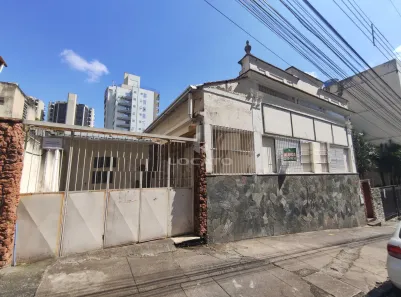 Casa com 5 Quartos para alugar, 230m² no Centro, Juiz de Fora