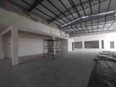 Imóvel Comercial com 1 Quarto para alugar, 700m² no Jardim Agari, Londrina