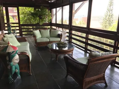 Casa de Condomínio com 5 Quartos à venda, 276m² no Alpes Suiços, Gravatá
