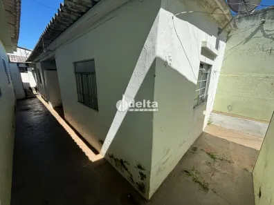 Casa com 2 Quartos à venda, 150m² no Osvaldo Rezende, Uberlândia