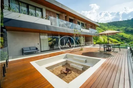 Casa com 3 Quartos à venda, 724m² no Corrêas, Petrópolis